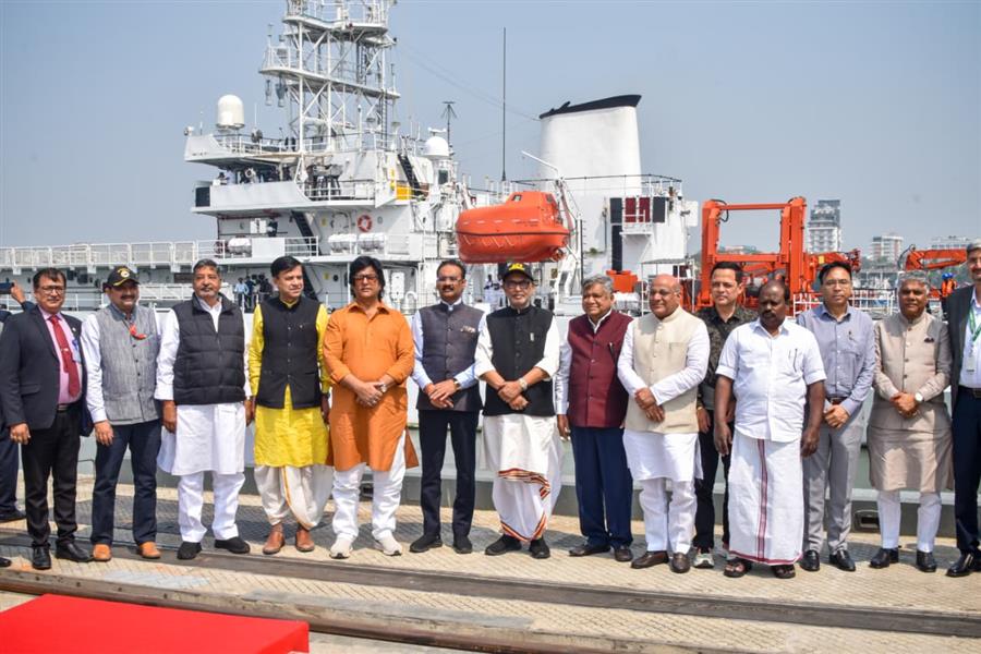 आईएनएस सागरध्वनि सागर मैत्री V के लिए रवाना