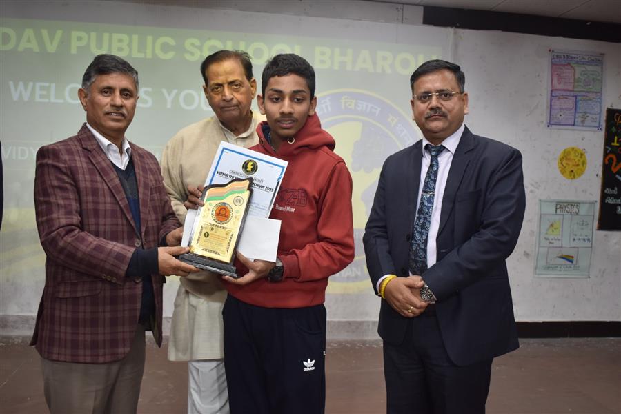 दिव्यांश धीमान राष्ट्रीय विद्यार्थी विज्ञान मंथन के लिए चयनित