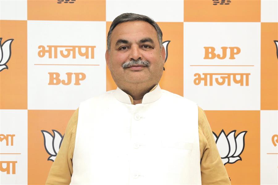 कश्मीर से प्रेस वार्ता कर भ्रम फैला रहे मुख्यमंत्री — सेब बागवानों के हितों पर राजनीति बंद करें” : संदीपनी भारद्वाज