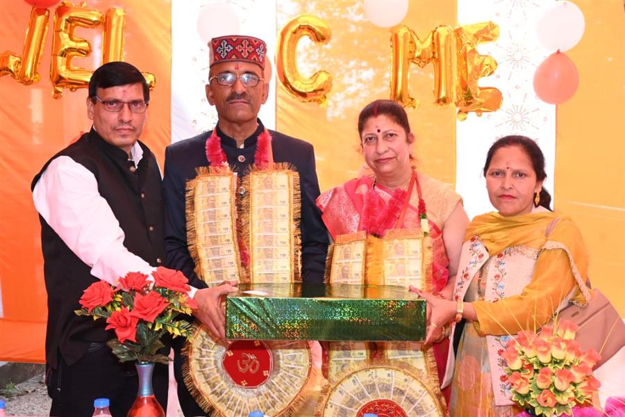 बहुउद्देशीय स्वास्थ्य कर्मचारी महासंघ खंड घुमारवीं के प्रधान संजीव शर्मा सेवानिवृत्त