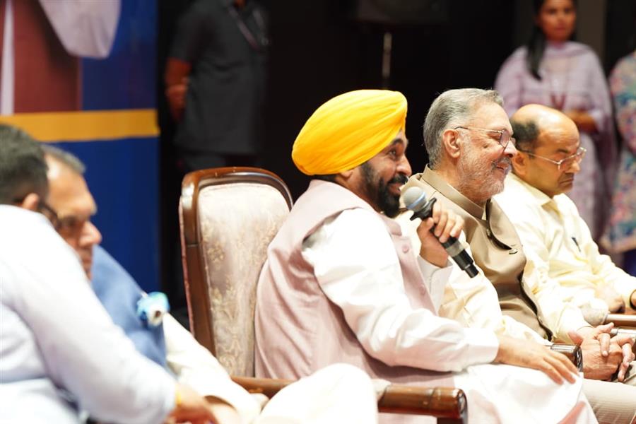 पंजाब के मुख्यमंत्री भगवंत मान ने 818 युवाओं को दिए नियुक्ति पत्र, रोजगार सृजन पर सरकार का जोर