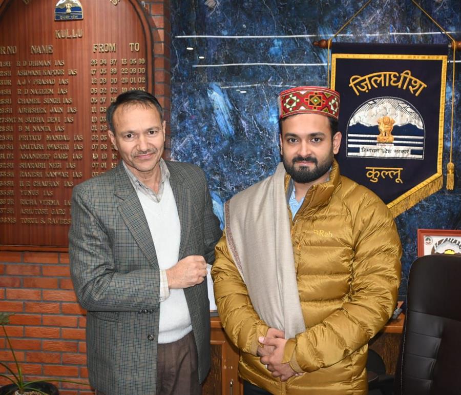 बर्फबारी के बीच रेस्क्यू ऑपरेशन में सैकड़ों वाहनों को सुरक्षित निकाला : अनुराग चन्द्र शर्मा