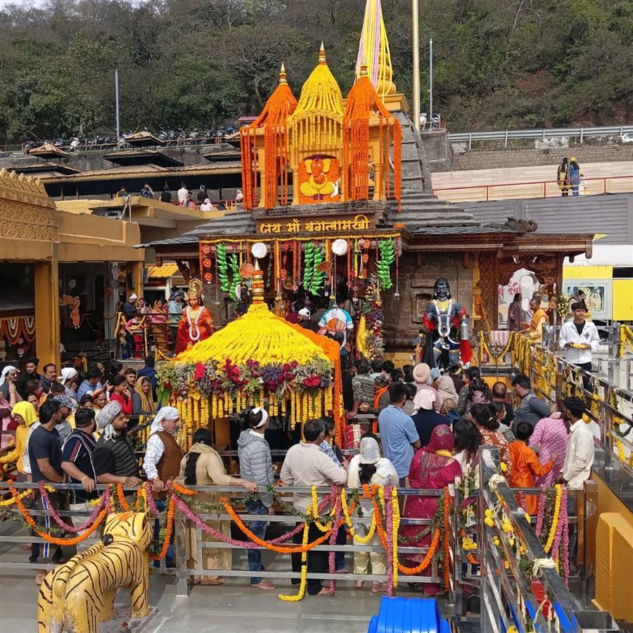 चैत्र नवरात्र मेला: ज्वालाजी एवं बगलामुखी मंदिर में उमड़ी श्रद्धालुओं की भारी भीड़