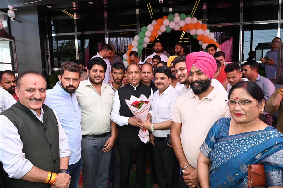  पांवटा साहिब में Jai Ram Thakur ने किया ‘हैप्पी स्क्वायर’ रेस्टोरेंट का उद्घाटन, कांग्रेस पर साधा निशाना