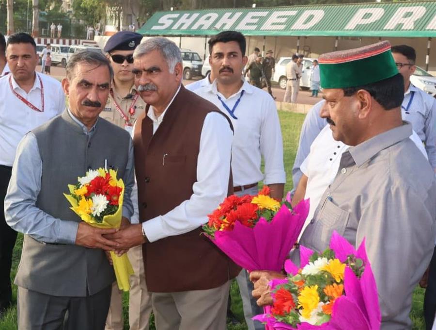 Warm Welcome to Chief Minister on Arrival in Jawalamukhi
