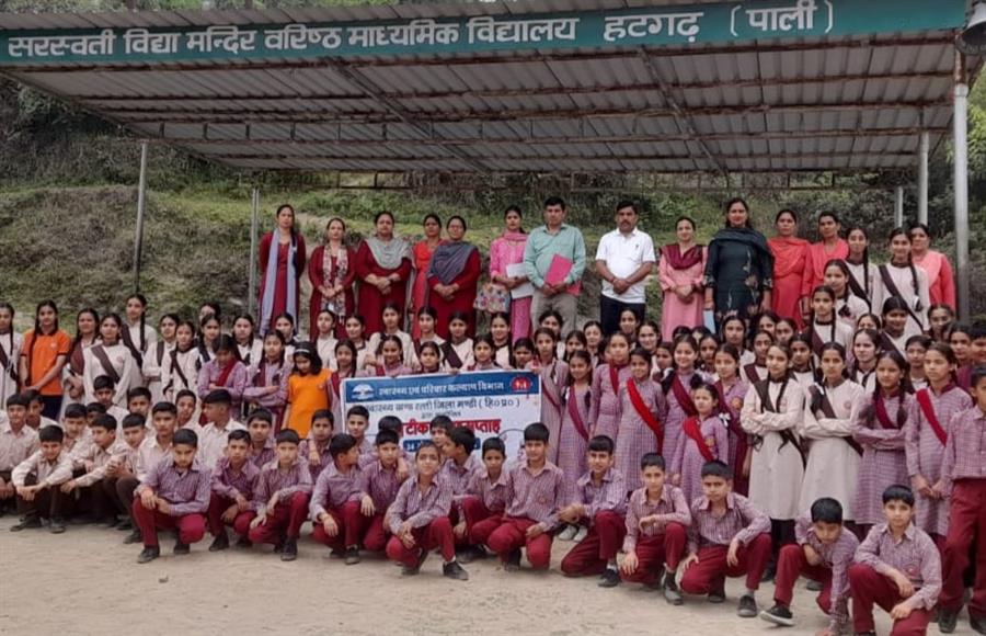 सरस्वती विद्यालय हटगढ़ में विश्व टीकाकरण दिवस मनाया, बच्चों को दी गई स्वास्थ्य संबंधी महत्वपूर्ण जानकारी