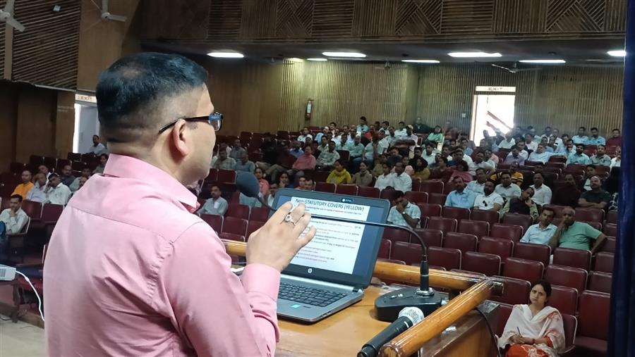 पालमपुर नगर निगम चुनाव: मतदान कर्मियों के लिए पूर्वाभ्यास शिविर आयोजित, निष्पक्ष चुनाव प्रक्रिया पर दिया जोर