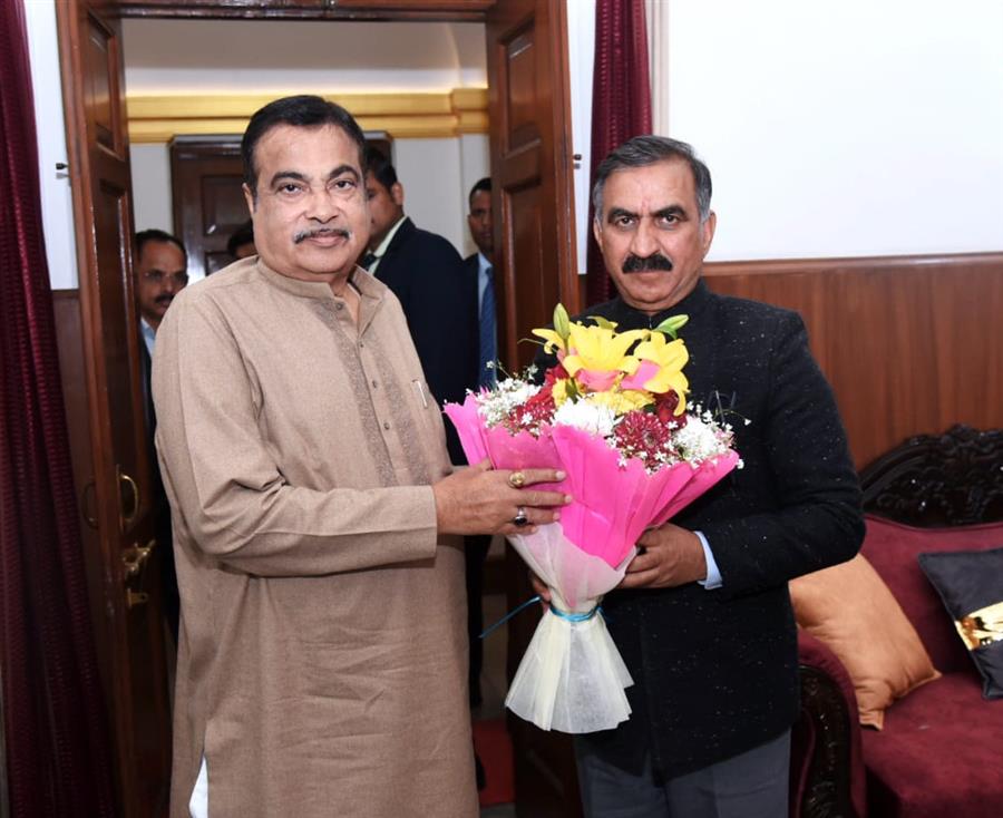 Chief Minister meets Union Minister Nitin Gadkari