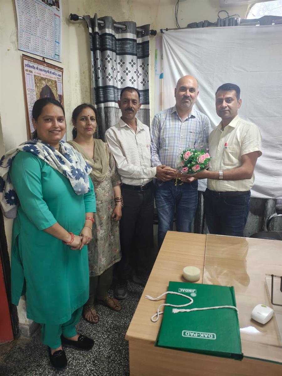 खंड चिकित्सा अधिकारी का कार्यभार संभालने पर डॉ. पवन शर्मा का स्वागत, स्वास्थ्य कर्मचारियों में खुशी की लहर