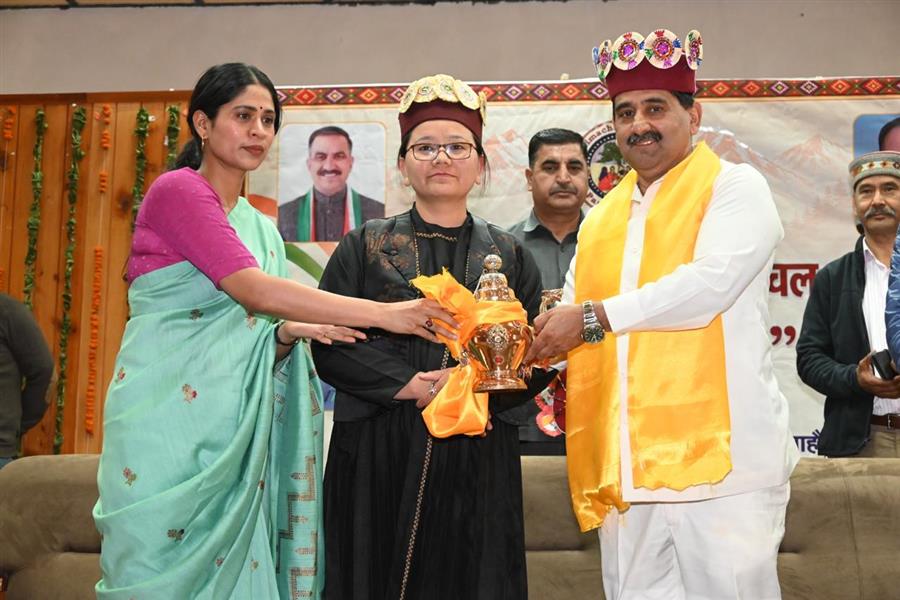 जनजातीय संग्रहालय, केलांग में आज जिला लाहौल-स्पीति के नवनिर्वाचित पंचायत प्रधानों एवं उप-प्रधानों का शपथ ग्रहण आयोजित.