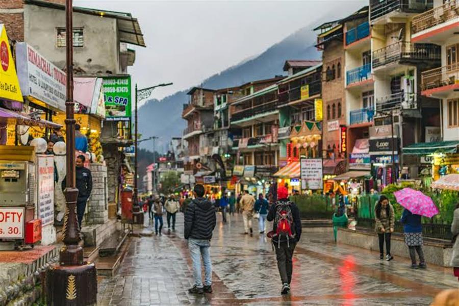 क्या मनाली अपनी पहचान खो रहा है? सोशल मीडिया वीडियो ने उठाए गंभीर सवाल