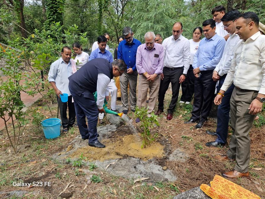 आशीष बुटेल ने शहीद कैप्टन सौरभ कालिया की जयंती पर अर्पित की श्रद्धांजलि
