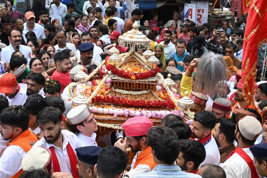 अयोध्या राम मंदिर चढ़ावा चोरी विवाद: मुख्यमंत्री सुखविंद्र सिंह सुक्खू ने शिमला के राम मंदिर में की पूजा-अर्चना, निष्पक्ष जांच की उठाई मांग