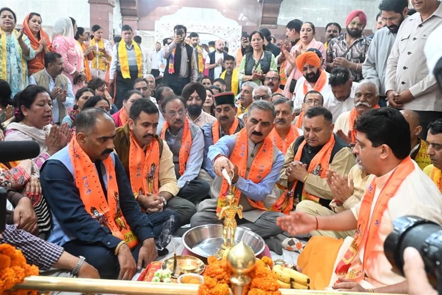 मुख्यमंत्री के नेतृत्व में प्रदर्शन, इंदिरा गांधी खेल परिसर से राम मंदिर तक नारेबाजी