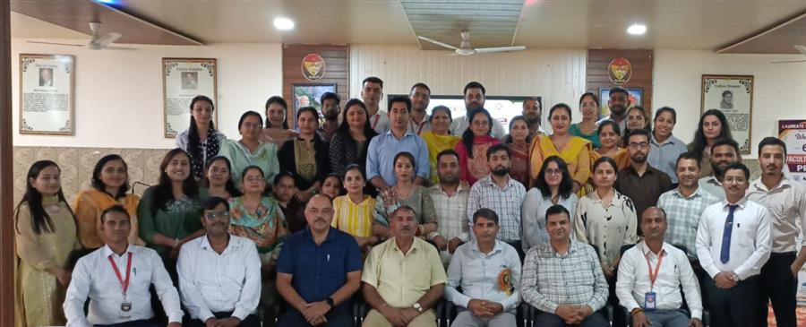 लॉरेट इंस्टीट्यूट ऑफ फार्मेसी में छह दिवसीय फैकल्टी डेवलपमेंट प्रोग्राम का गरिमामय समापन, शिक्षकों को आधुनिक शिक्षा एवं AI की मिली जानकारी