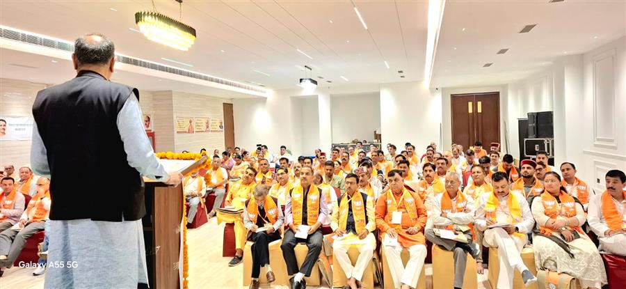 व्यक्ति नहीं, विचारधारा सर्वोपरि; राष्ट्र प्रथम की भावना से कार्य करें कार्यकर्ता : संजय टंडन