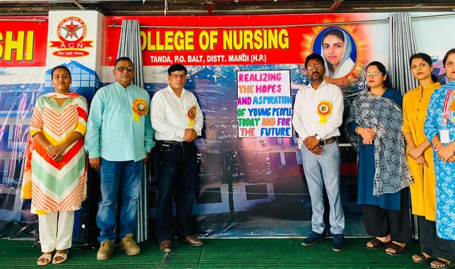 अभिलाषी नर्सिंग कॉलेज टांडा में विश्व जनसंख्या दिवस पर जागरूकता कार्यक्रम आयोजित