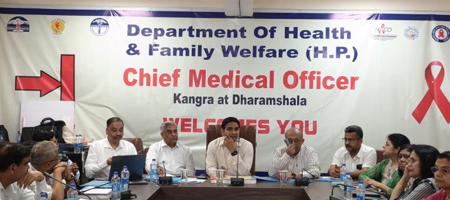 उपायुक्त कांगड़ा ने की जिला टीबी डेथ ऑडिट समिति की बैठक की अध्यक्षता, गंभीर टीबी मरीजों के बेहतर उपचार एवं समन्वित प्रयासों पर दिया बल