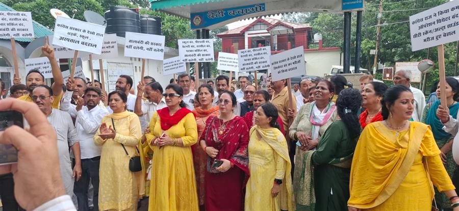 नाहन की स्वास्थ्य व्यवस्था बदहाल, केंद्र से मिले ₹260 करोड़ के बावजूद 500 बेड के अस्पताल का निर्माण ठप; जनता के स्वास्थ्य से खिलवाड़ कर रही कांग्रेस सरकार : डॉ. राजीव बिंदल