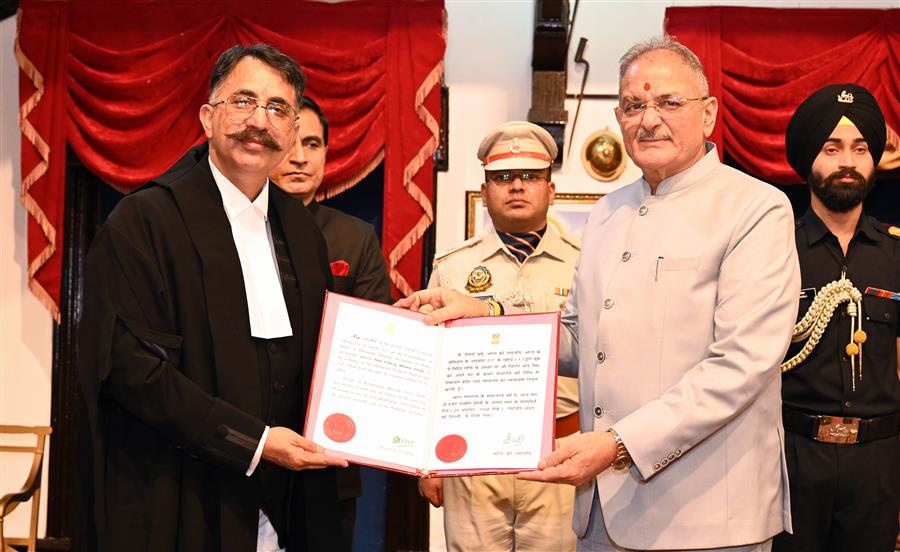 राज्यपाल ने चिराग भानु सिंह को उच्च न्यायालय के न्यायाधीश की शपथ दिलाई