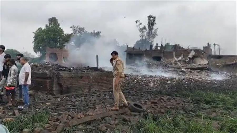 प्रधानमंत्री ने कौशांबी में पटाखा फैक्ट्री में हुई दुर्घटना में लोगों की मृत्यु पर शोक व्यक्त किया