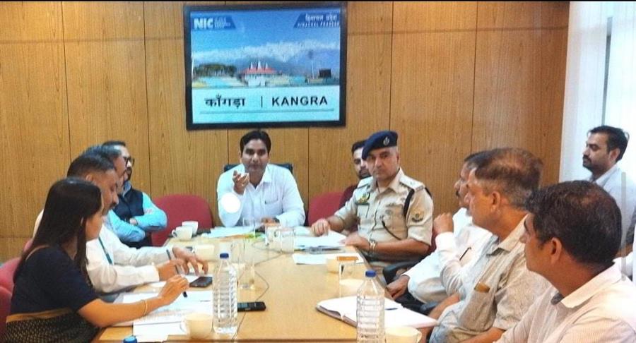 नशा तस्करों की अवैध संपत्तियों पर होगी कार्रवाई, कब्जे भी हटेंगे: उपायुक्त