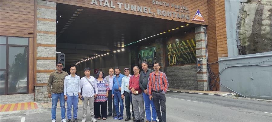 कोलकाता के मीडिया प्रतिनिधिमंडल ने प्रोजेक्ट योजक में देखी हिमालयी बुनियादी ढांचे की जमीनी तस्वीर