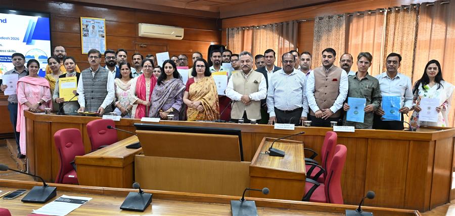 एईडीपी विद्यार्थियों को उद्योग का अनुभव और रोजगार के नए अवसर प्रदान करेंगे: शिक्षा मंत्री