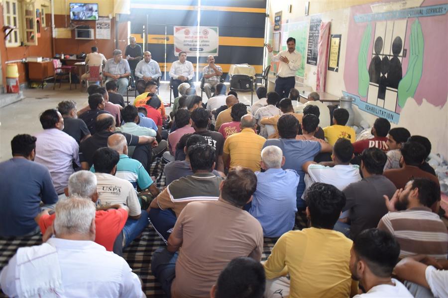 जेल से निकलकर रोज़गार की राह दिखाने की पहल, बनगढ़ में उद्यमिता प्रोत्साहन सम्मेलन