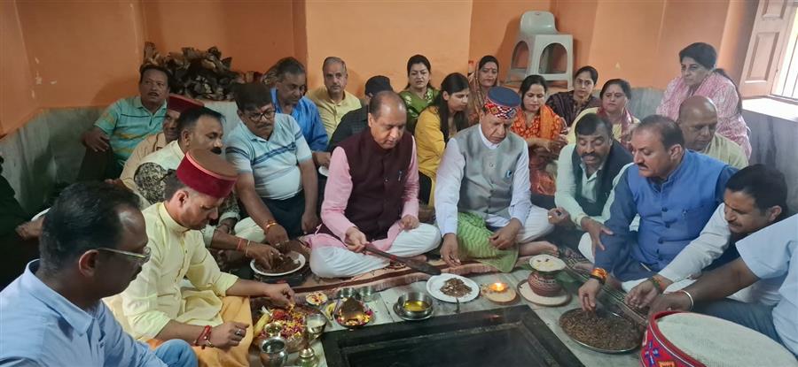 प्रधानमंत्री श्री नरेन्द्र मोदी जी के जन्मदिन पर नाहन में हवन-यज्ञ एवं रक्तदान शिविर आयोजित*