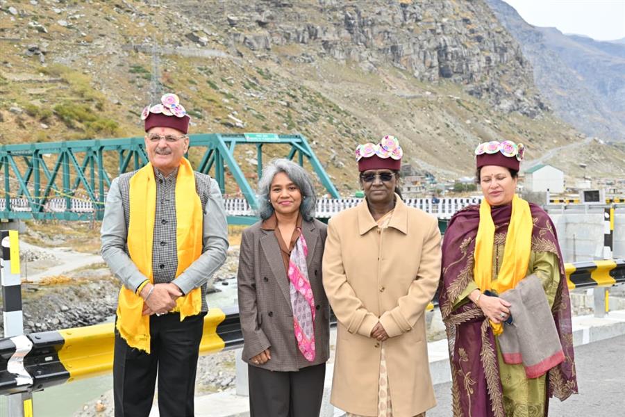 राष्ट्रपति द्रौपदी मुर्मु ने अटल टनल का दौरा किया और हिडिंबा मंदिर में पूजा-अर्चना की
