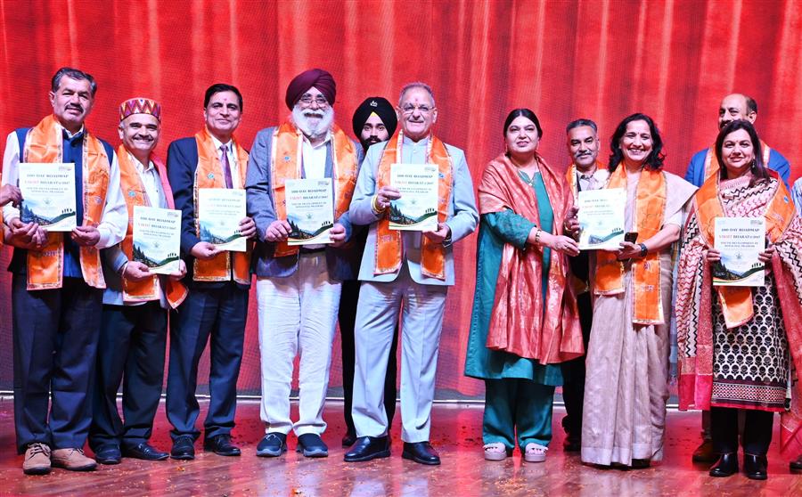 राज्यपाल ने डॉ. वाई.एस. परमार विश्वविद्यालय में ‘विकसित भारत-2047’ के दृष्टिगत युवाओं के विकास के लिए 100 दिवसीय रोडमैप का किया शुभारम्भ