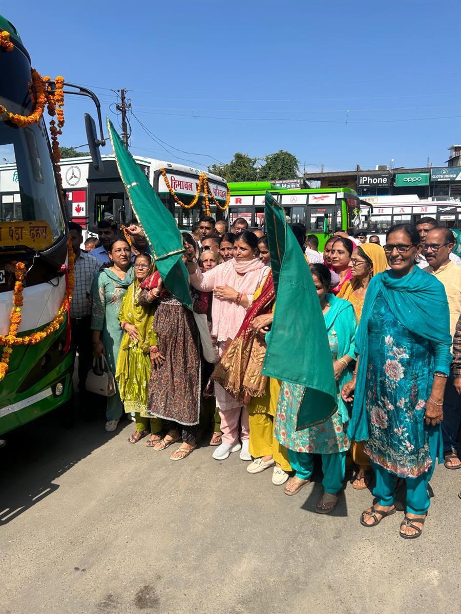विधायक कमलेश ठाकुर ने पांच नए बस रूटों पर एचआरटीसी बसों को दिखाई हरी झंडी