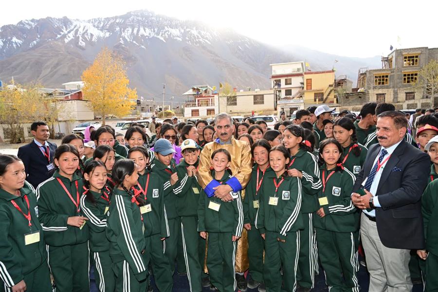 अगले सत्र से शुरू होगी नैतिक शिक्षा, पाठ्यक्रम हो रहा तैयारः मुख्यमंत्री