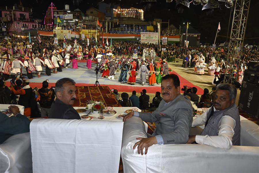 मुख्यमंत्री ने अंतरराष्ट्रीय कुल्लू दशहरा उत्सव-2026 की छठी सांस्कृतिक संध्या की अध्यक्षता की