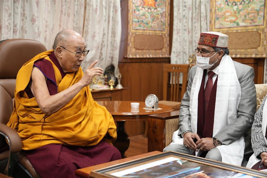 CUHP के कुलपति प्रो. सत प्रकाश बंसल ने बौद्ध धर्मगुरू Dalai Lama से शिष्टाचार भेंट