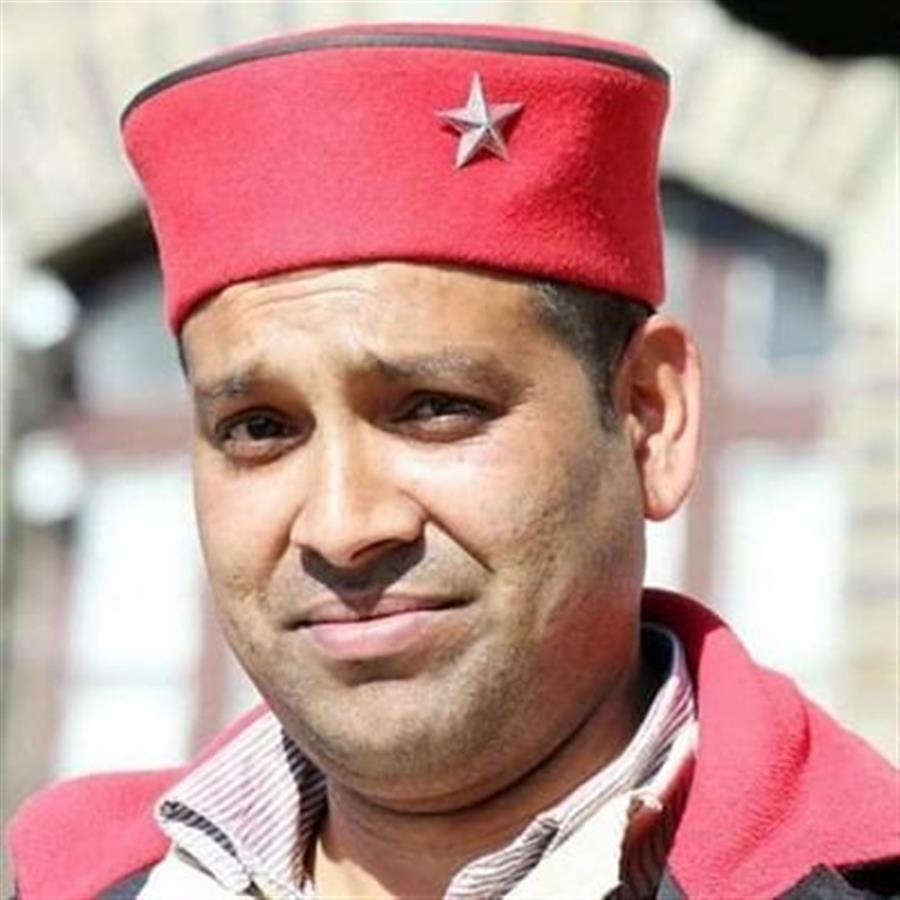 निजी स्कूल छात्रों व अभिभावकों का मानसिक व आर्थिक शोषण कर रहे