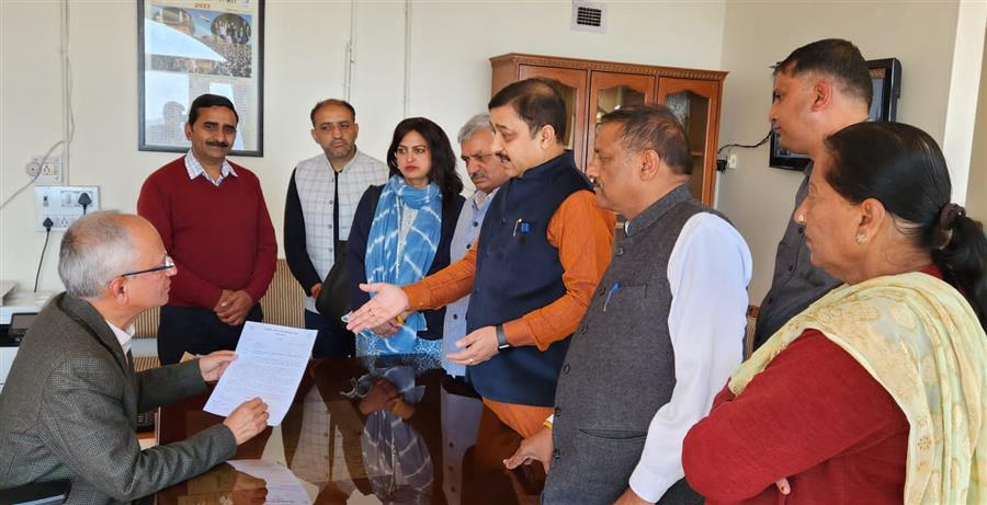 एक घर में 18 से 20 वोट बनाने का प्रयास कर रहे है कांग्रेस नेता : कश्यप