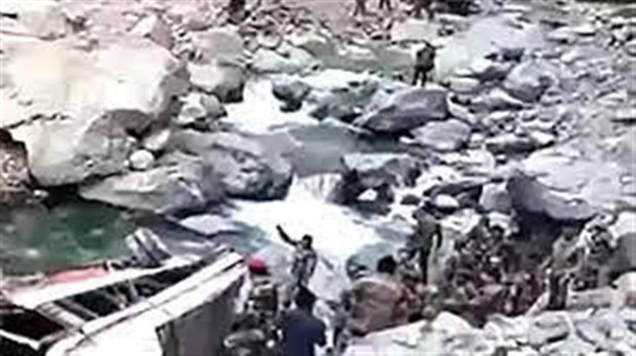 राजौरी में भीषण सड़क हादसा- दो जवानों की जान चली गई 