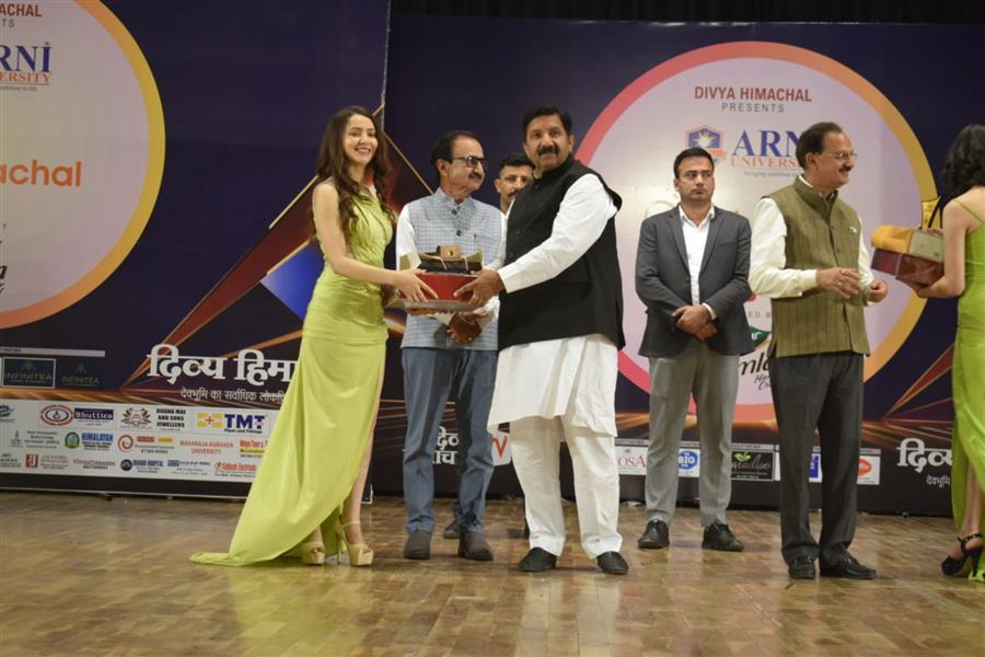 Mukesh Agnihotri  ने हिमाचल एक्सीलेंस अवॉर्ड 2023 को किया सम्मानित