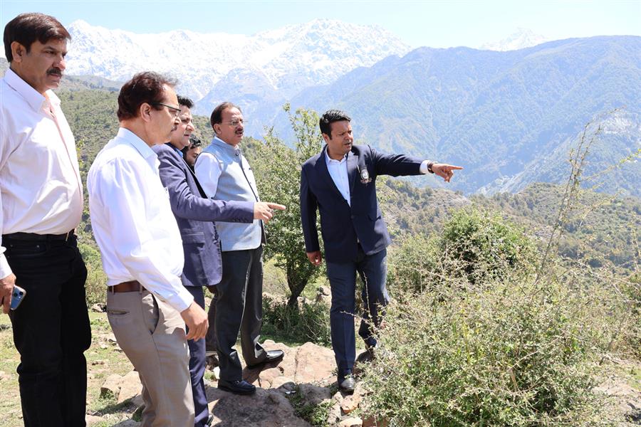  उद्योग मंत्री ने निरीक्षण के उपरांत फाइनल की साइट, यहां उपलब्ध है 19 हेक्टेयर सरकारी भूमि