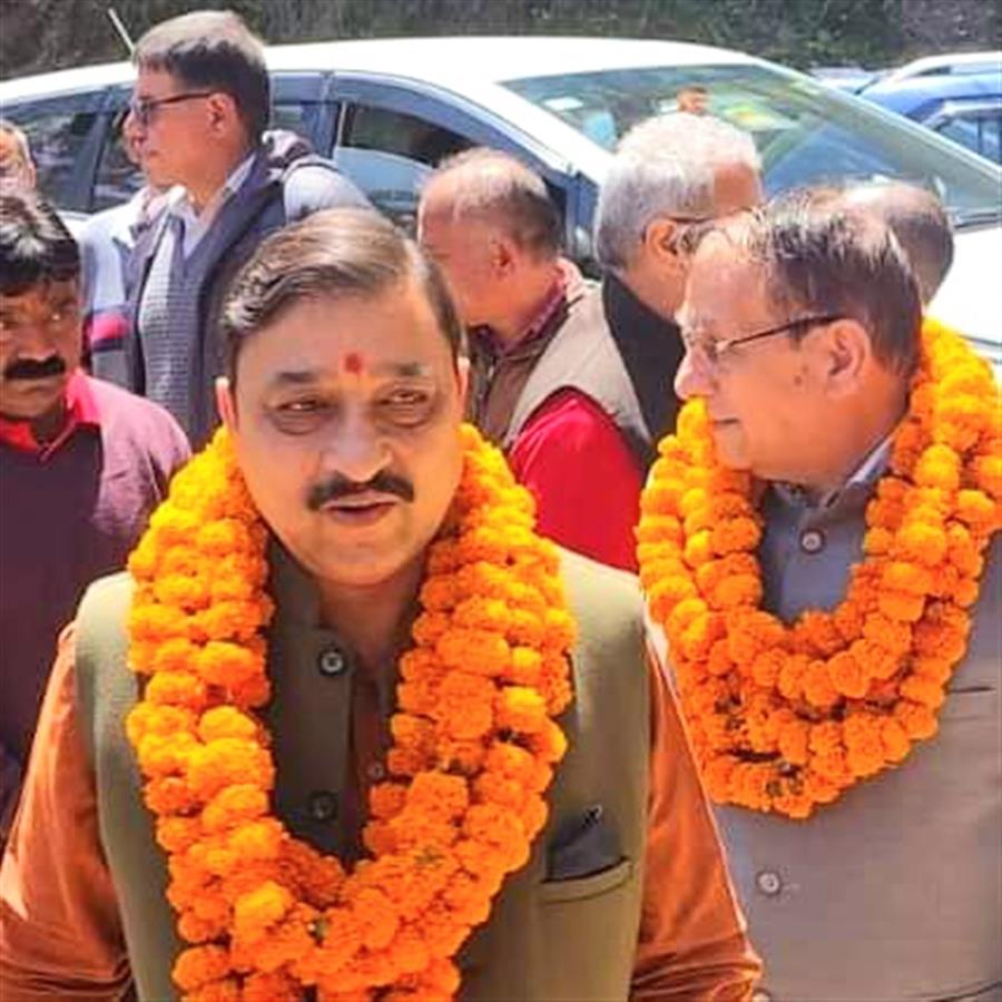 अभिनंदन कार्यक्रम में रामनगर पहुंचे सांसद सुरेश कश्यप, विकास कार्यों के लिए 10 लाख की सौगात