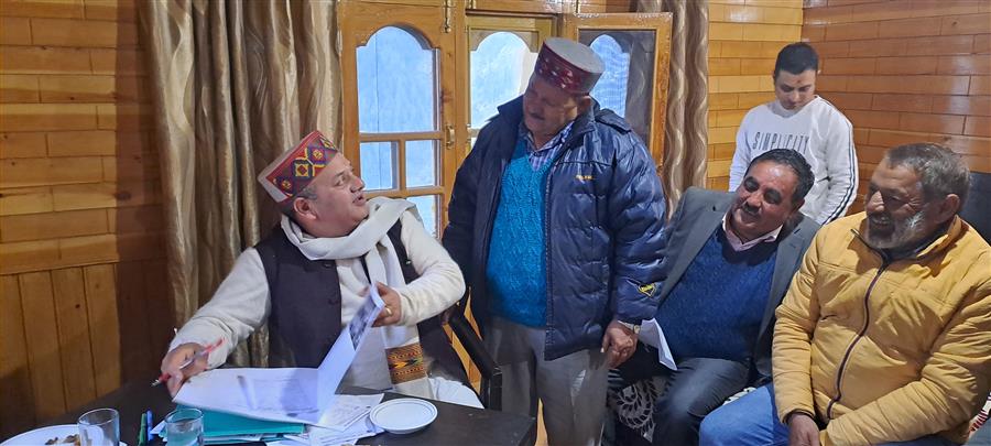 भरमौर  के विधायक डॉ. जनक राज अपने कार्यक्रमों के दौरान लोगों का चेकअप करते हुए नजर आ रहे 