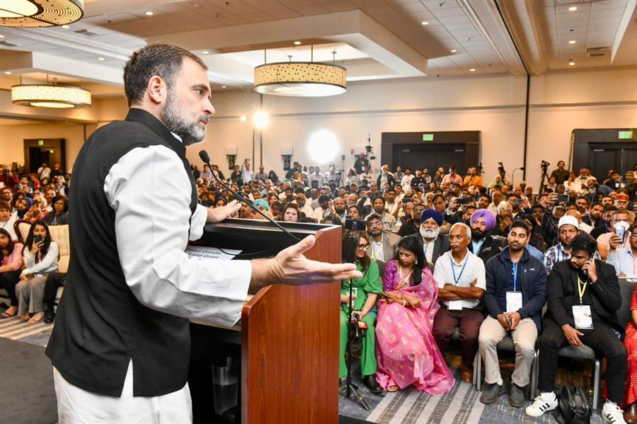अमेरिका में बोले राहुल, मोदी भगवान को भी भ्रमित कर सकते हैं