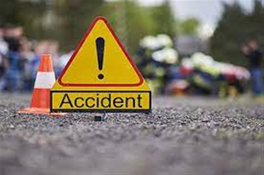 कर्नाटक में ट्रक-कार की भीषण टक्कर में 5 की मौत, 13 लोग गंभीर रूप से घायल