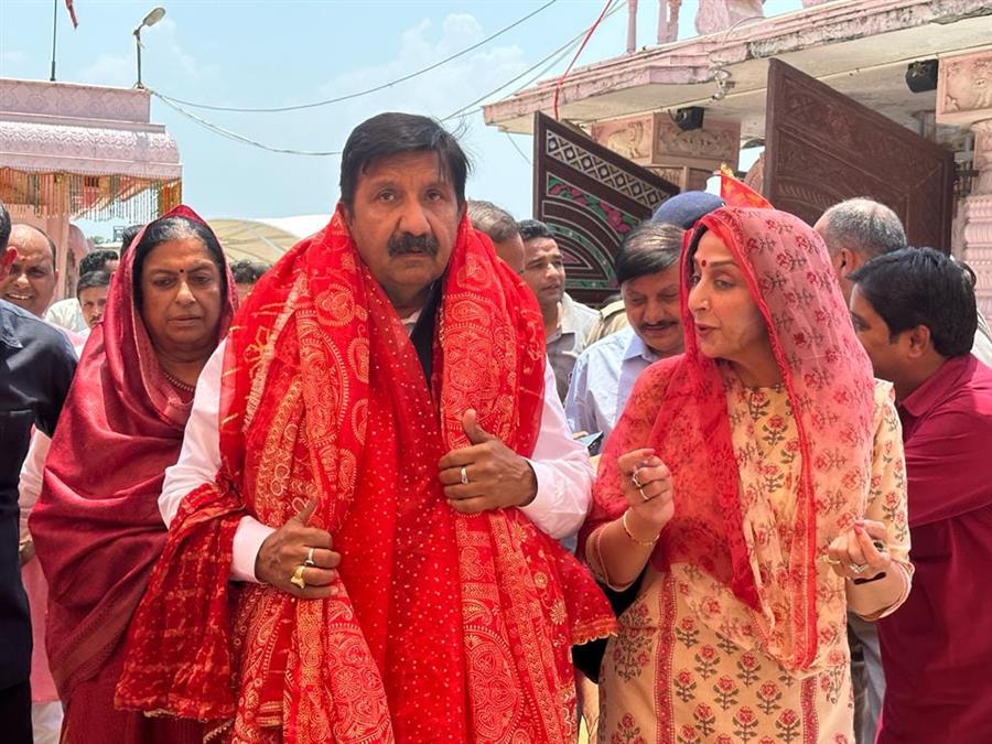 Deputy सीएम मुकेश अग्निहोत्री ने ज्वालामुखी  शक्तिपीठ में शीश नवाया