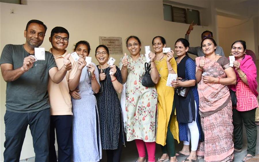  सौराष्ट्र-कच्छ और दक्षिण गुजरात के 19 जिलों की 89 सीटों पर  मतदान 