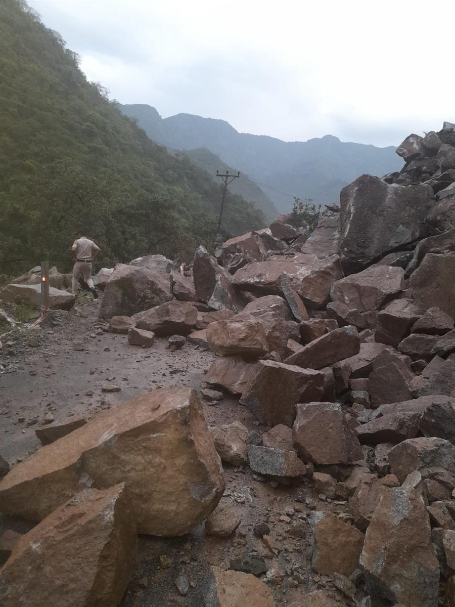20 घंटों बाद बहाल हुआ चंडीगढ़-मनाली नेशनल हाईवे