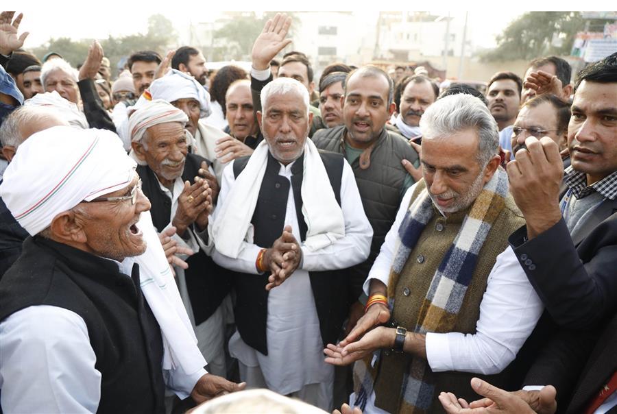 Delhi-Mumbai Express way  पर चंदावली में आरयूबी का केंद्रीय राज्यमंत्री Krishan Pal Gurjar ने गांव के बुजुर्गों से करवाया शिलान्यास