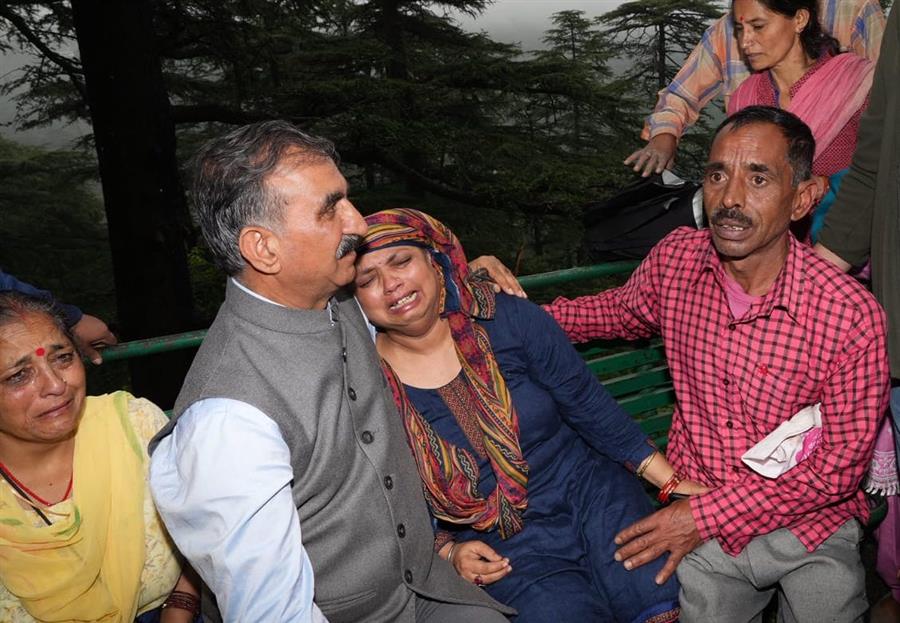 Himachal प्रदेश में भूस्खलन व बाढ़ से 22 की मौत